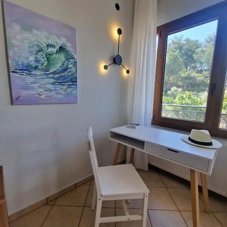 Chatzis Apartman Limenária